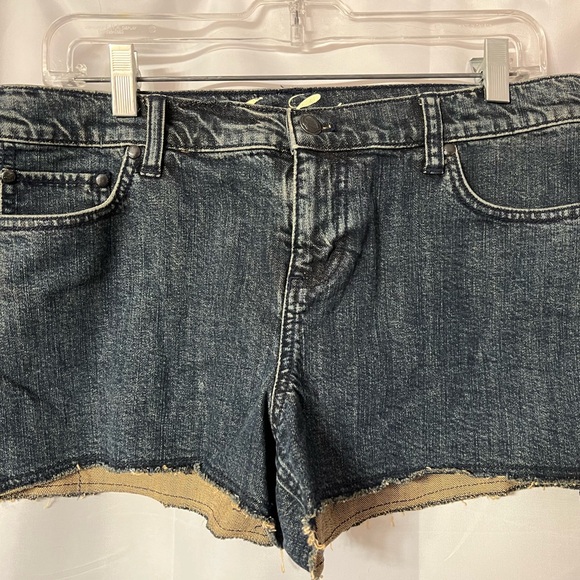 Short juicy couture denim jean shorts size 30. NWOT - Picture 1 of 5